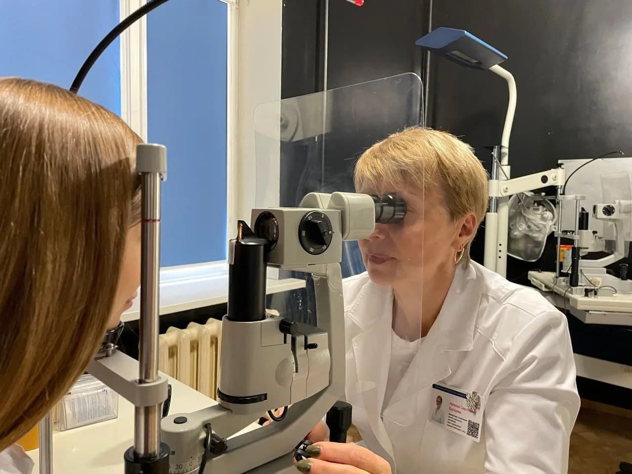 Зимнее солнце: почему без очков опасно даже в феврале?