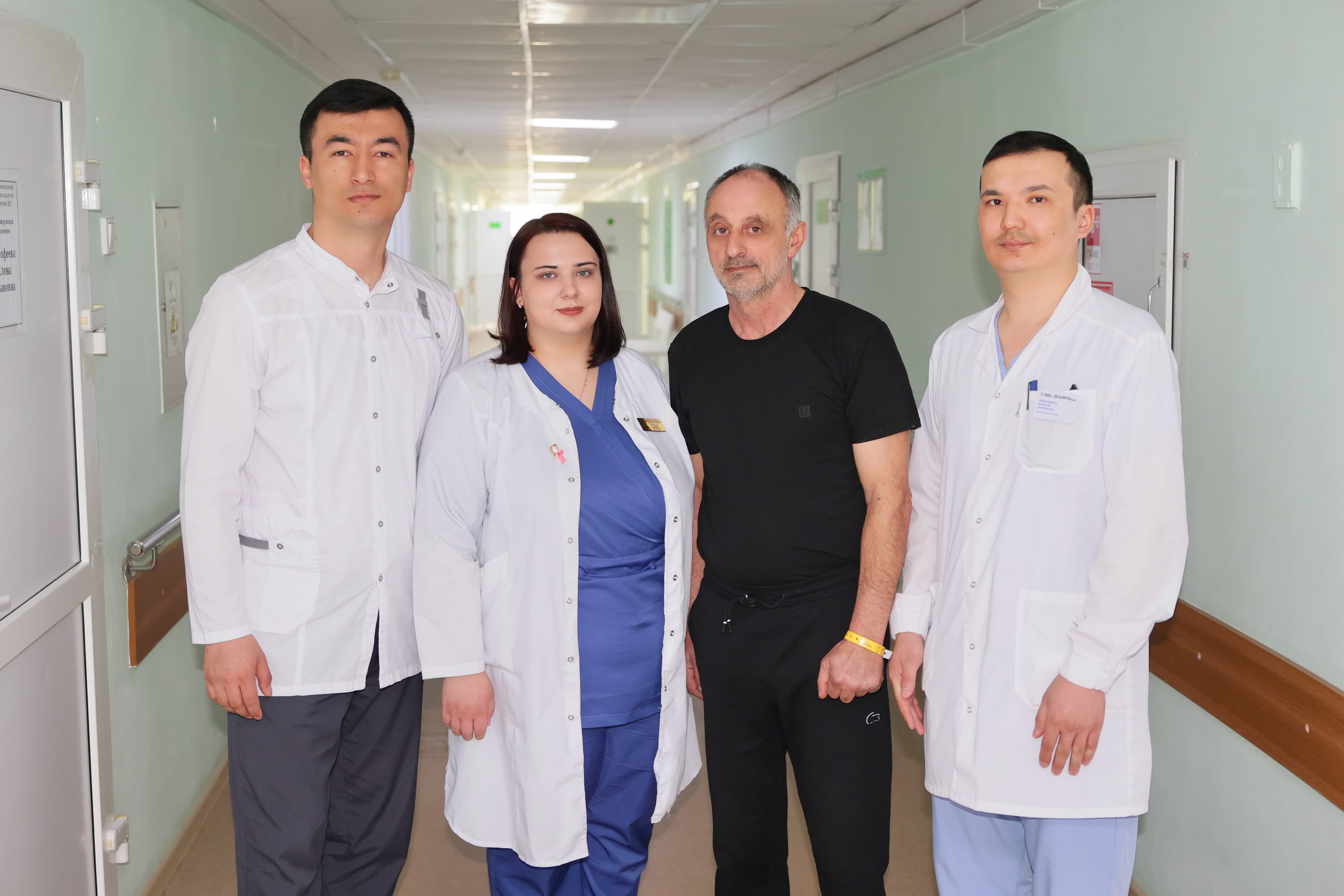 Врачи Областной больницы № 3 спасли жизнь водителю скорой помощи из Увата