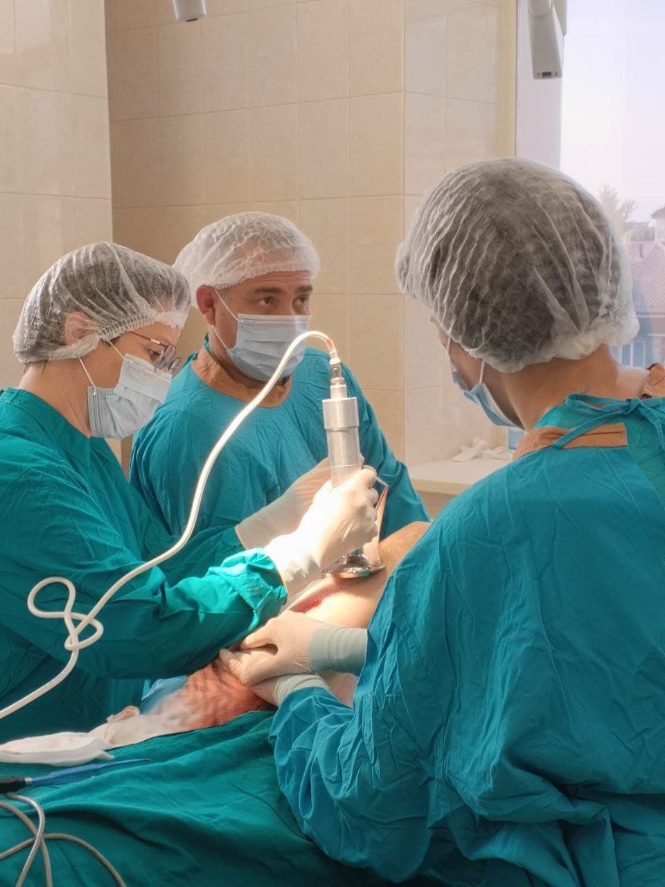 Неудачный прыжок: врачи ОКБ №1 спасли парашютиста с глубокими ожогами