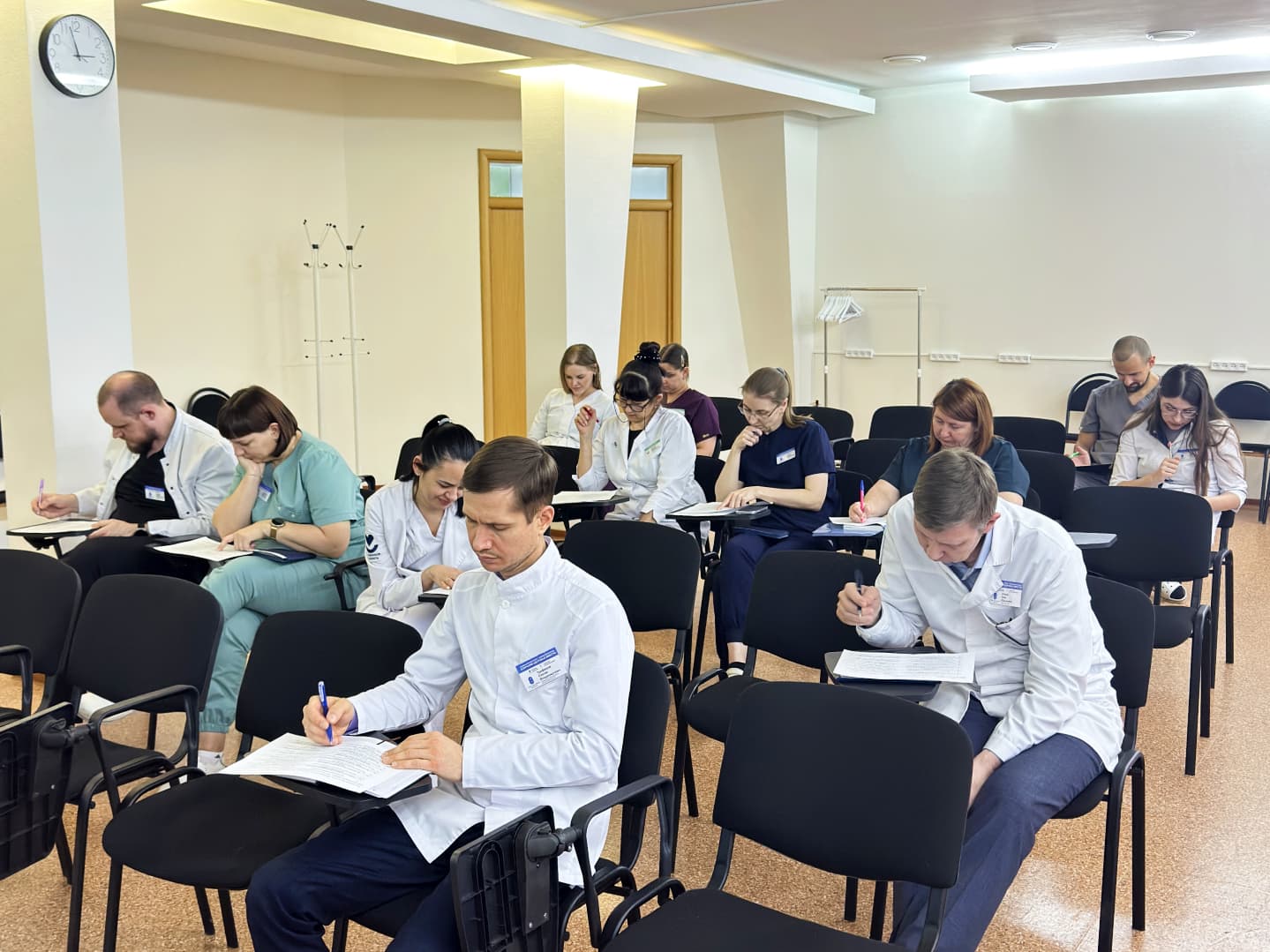 Лидерство в белых халатах: руководители Городской поликлиники №8 совершенствуют управленческие навыки