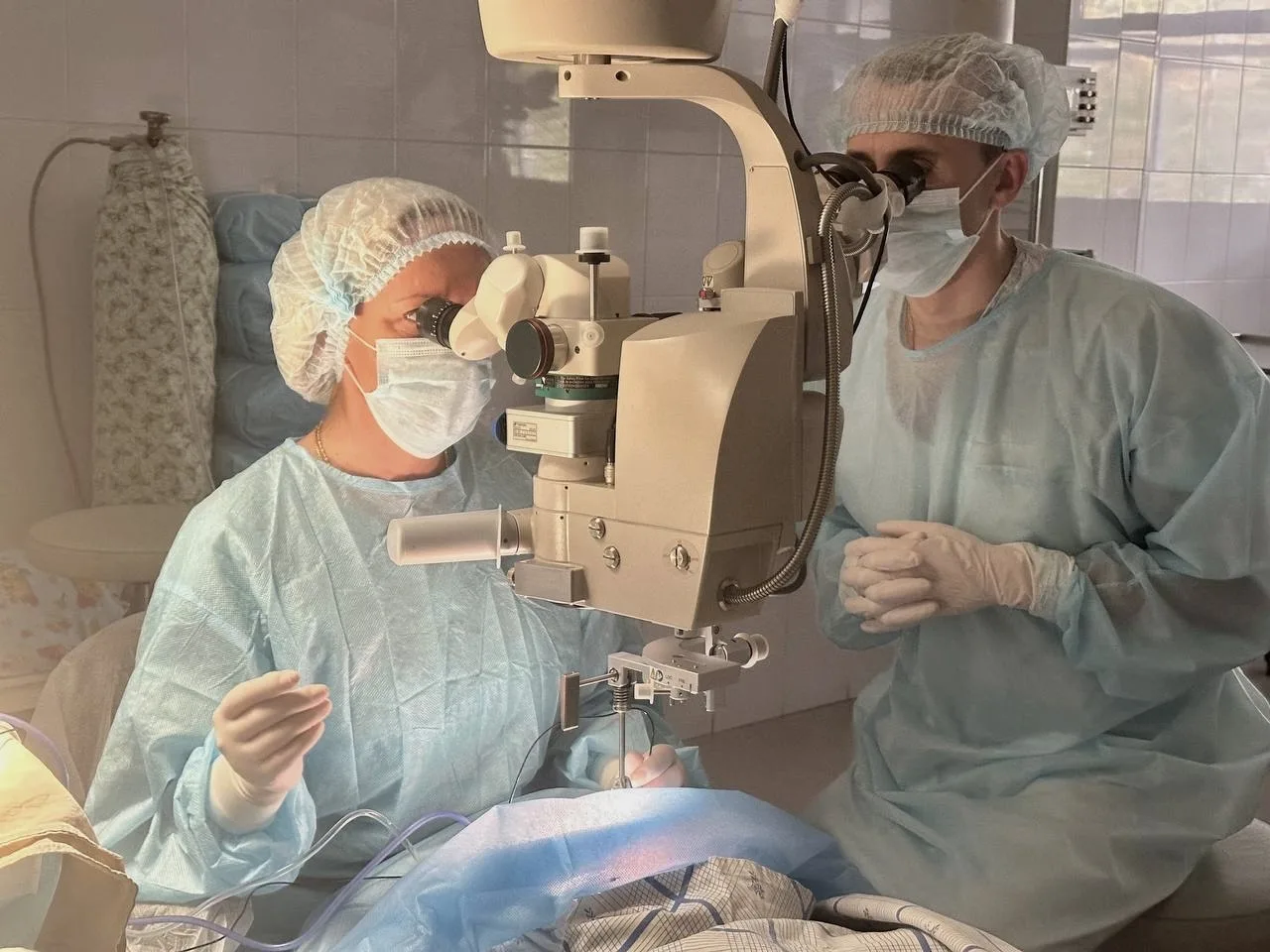 Офтальмологи ОКБ №2 спасли зрение пациенту с серьезной травмой глаза