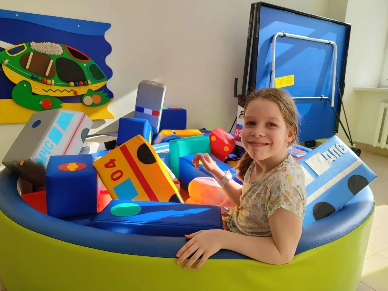 «Путь от комы до школы»: мама девочки – о реабилитации в детском центре «Надежда»