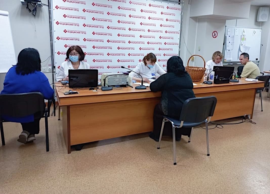 Забота о здоровье — залог успешной борьбы с онкологией: профилактическое обследование сотрудников онкологического диспансе
