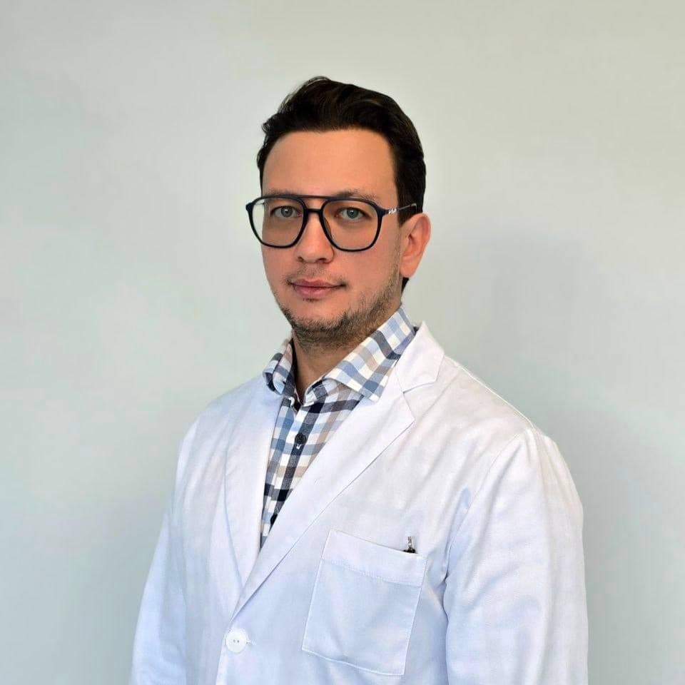 Зима без падений: как пожилым людям избежать травм и сохранить здоровье